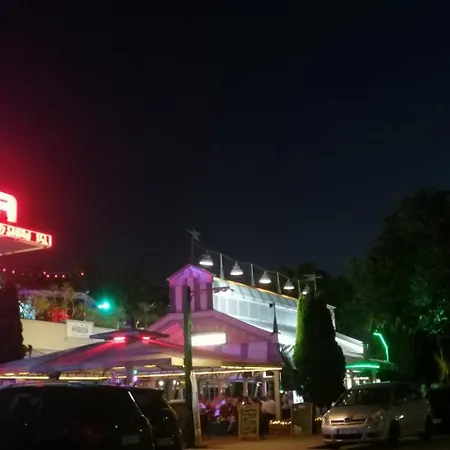 Nyarfa Vendeghaz * Balatonmáriafürdő
