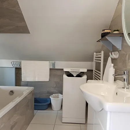 Nyarfa Vendeghaz Apartment